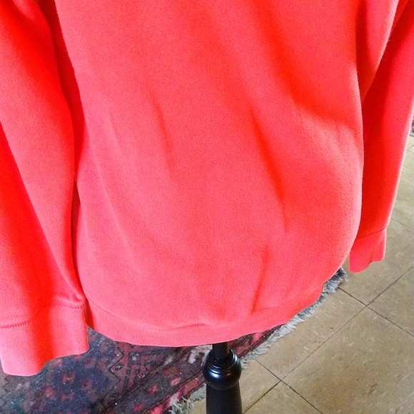 VGUC. Under Armor  hoodie with drawstring. - Picture 7 of 7